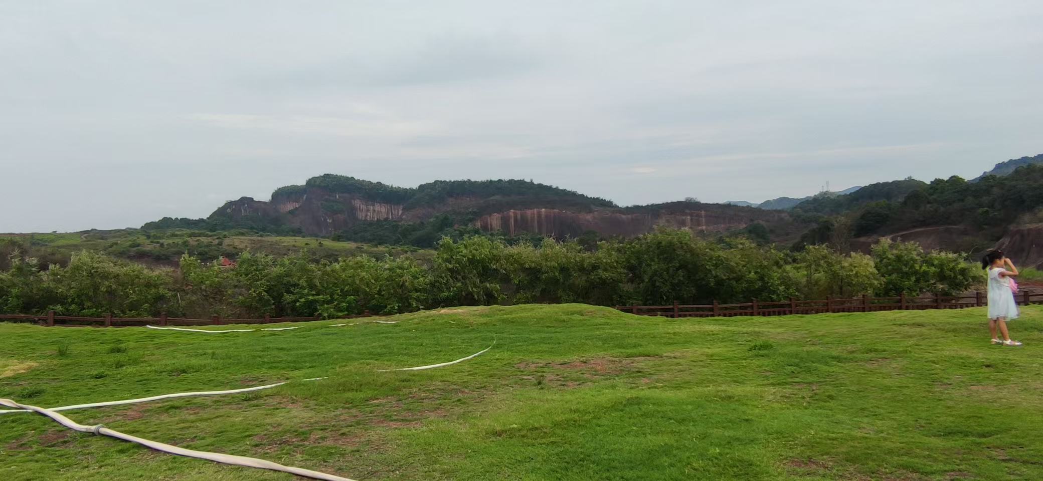 飞天山丹霞地貌全景